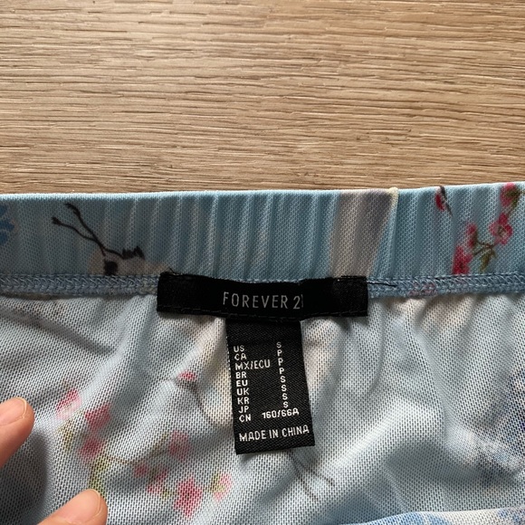 F21 Sheer mini skirt - Picture 3 of 3